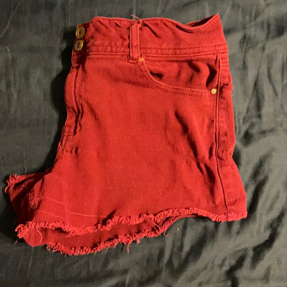 Auburn colored hi rise shorts.